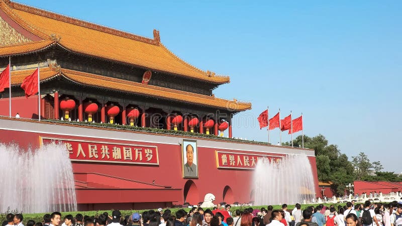 PEKING, CHINA OKTOBER, 2 2015: Abschluss herauf Seitenansicht des Tors des himmlischen Friedens, Tiananmen-Platz stockbild PEKING, CHINA OKTOBER, 2 2015: Abschluss herauf Seitenansicht des Tors des himmlischen Friedens, Tiananmen-Platz stockbild