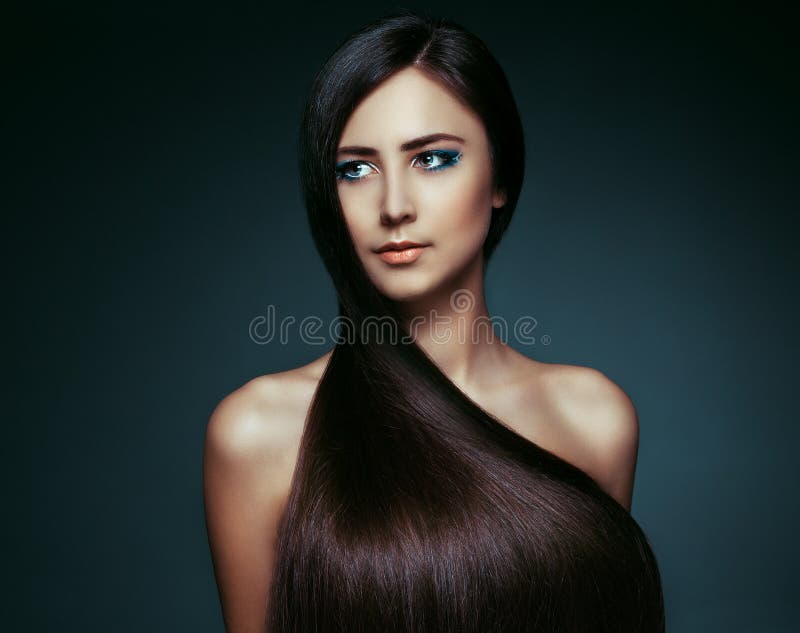 pelo Muchacha morena hermosa Pelo largo sano Belleza W modelo foto de archivo pelo Muchacha morena hermosa Pelo largo sano Belleza W modelo foto de archivo