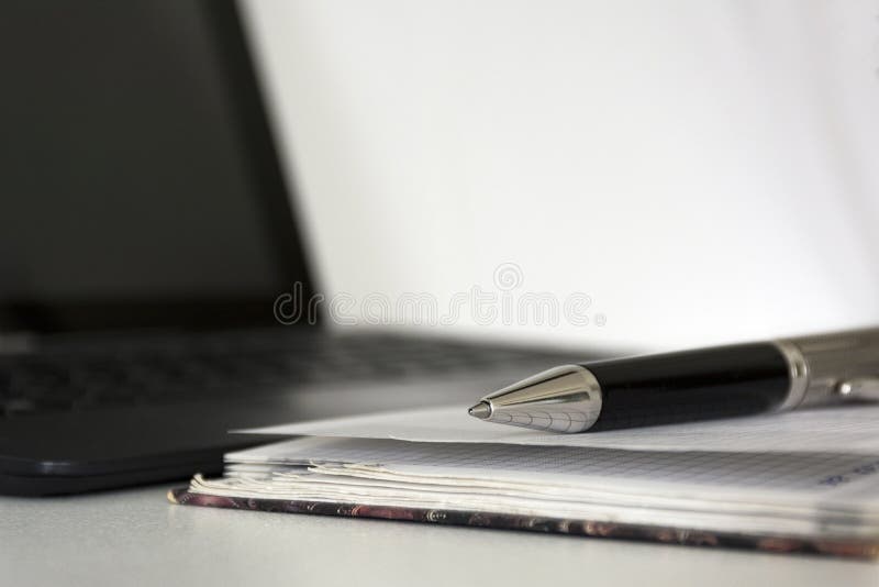 https://thumbs.dreamstime.com/b/pen-diary-notepad-writing-utensils-gadget-device-laptop-white-table-91910637.jpg