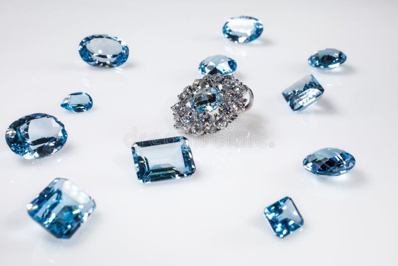 Pendant avec des diamants photos libres de droits Pendant avec des diamants photos libres de droits