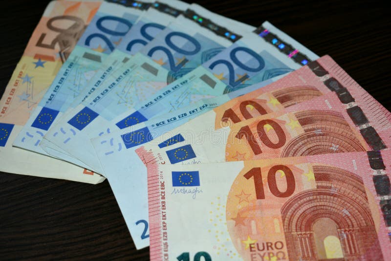 pengar 10 20 euro 50 royaltyfri bild pengar 10 20 euro 50 royaltyfri bild