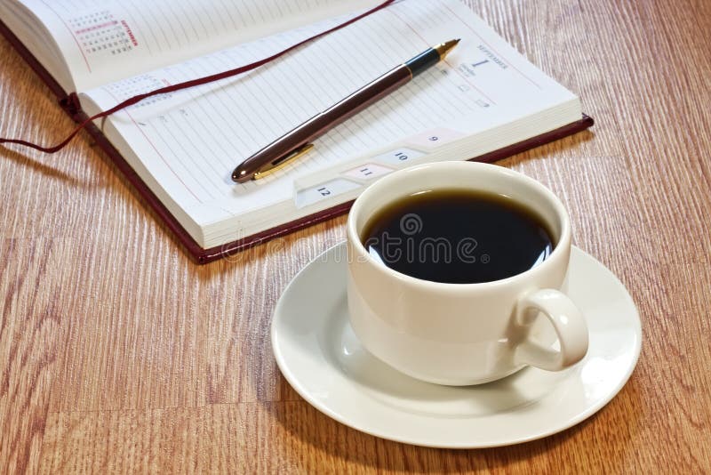 Penna för organisatör för kaffekopp öppnad