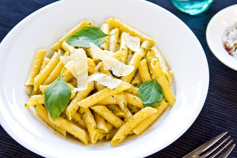Penne, Penne Ala Genovese Pesto Stock Foto Image of parmesaan, noten
