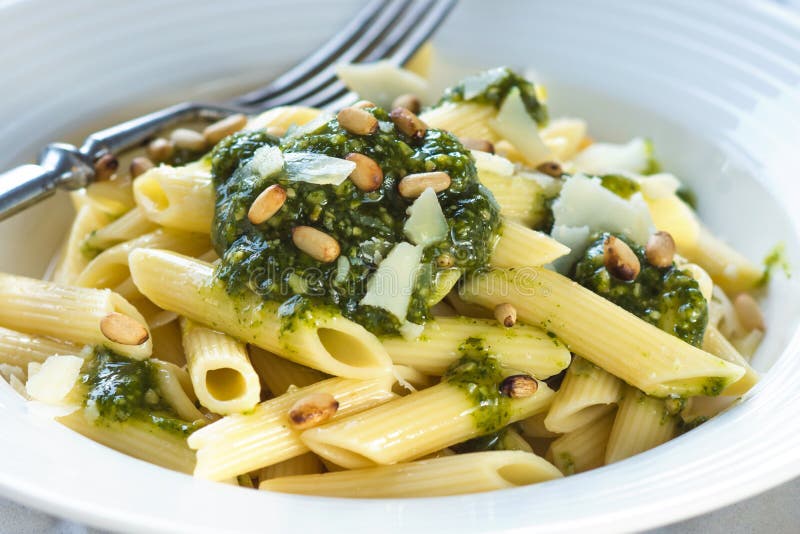 Penne, Penne Ala Pesto Genovese Stockfoto Bild von kiefer