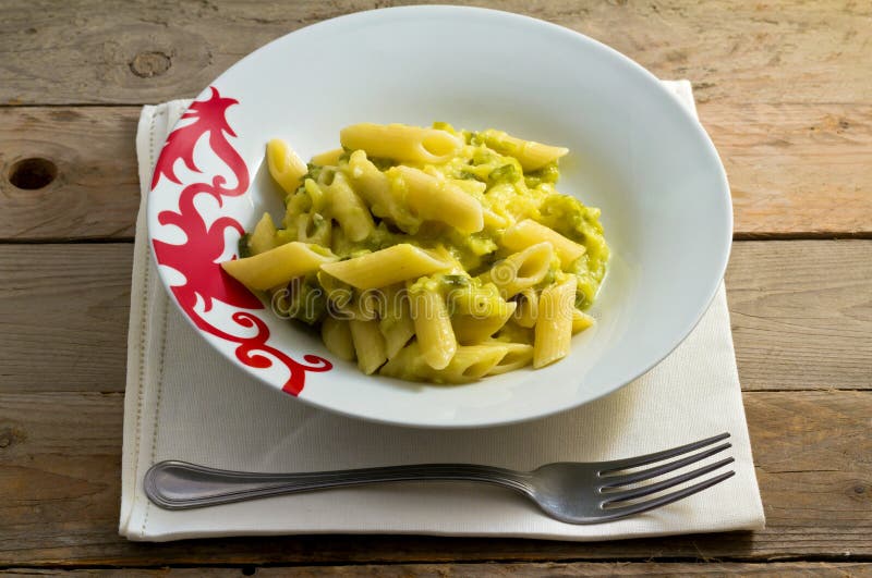 Penne with zucchini