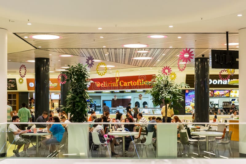 People Crowd Eating Fast Food Editorial Image - Image of luxury, modern