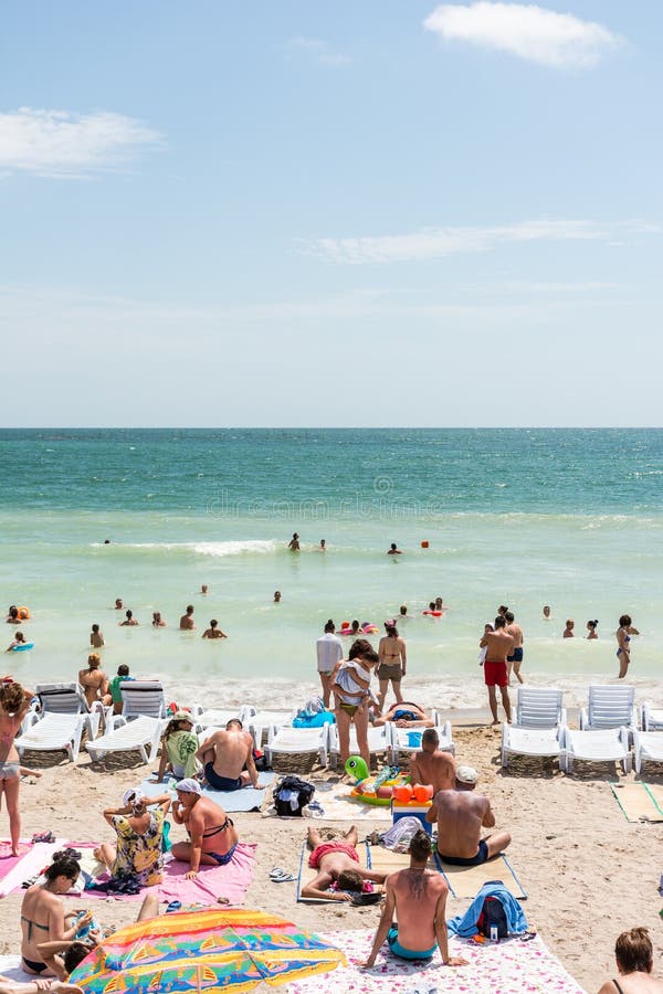 People Enjoying Hot Weather On Beach Editorial Photo Image Of Beach