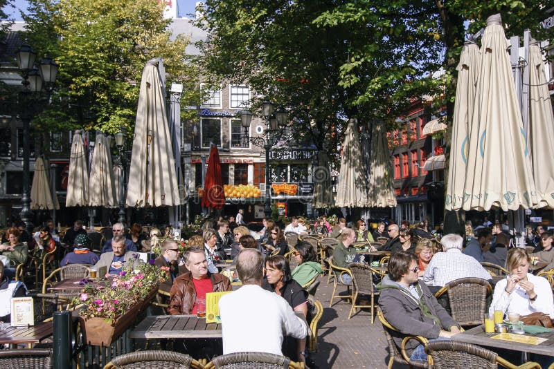 People enjoying s sunny day in Amsterdam