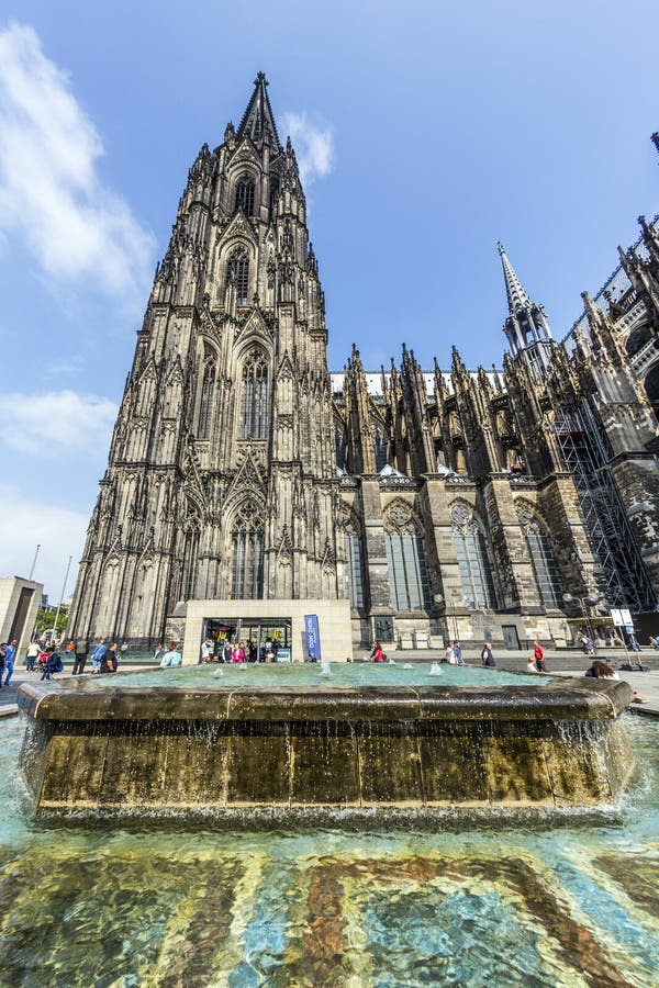 New Louis Vuitton Cologne Cathedral | Paul Smith