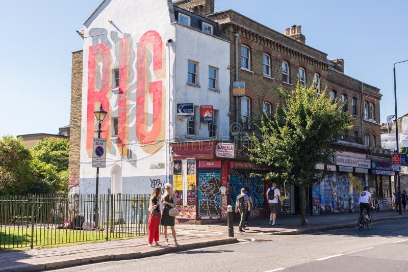 People on Hackney road in Bethnal Green, East London royalty free stock images People on Hackney road in Bethnal Green, East London royalty free stock images