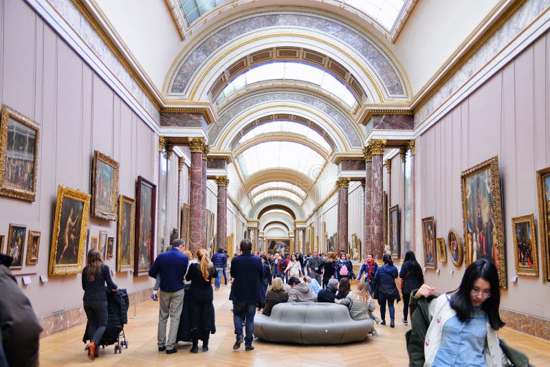 People Inside the Louvre Museum (Musee Du Louvre) Editorial Stock Image -  Image of city, museum: 39941264