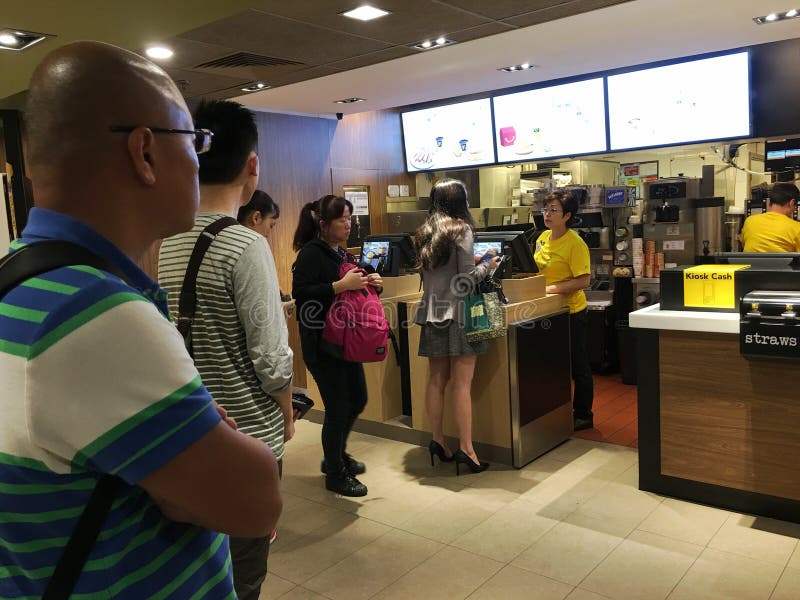 Asian Tourists Queue at Louis Vuitton Boutique, Bangkok, Thailand Editorial  Photo - Image of louis, goods: 134456846