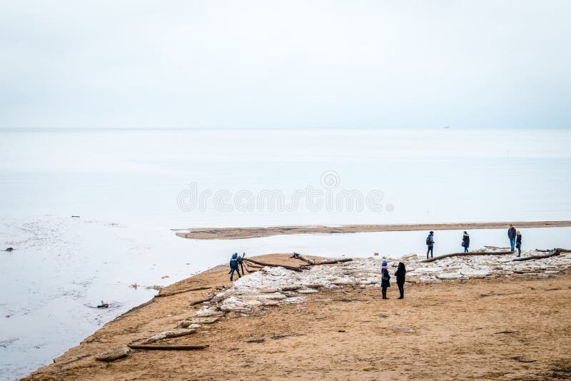 People near the Baltic sea in Saulkrasti, Latvia stock photography People near the Baltic sea in Saulkrasti, Latvia stock photography