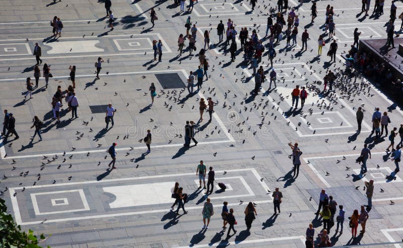 People in Piazza del Duomo, Milan