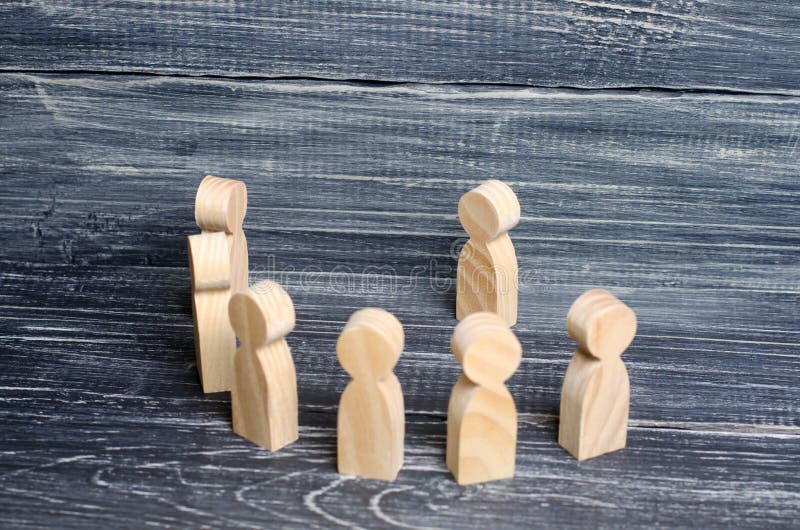 People stand and listen to the leader. Concept business ideas royalty free stock images People stand and listen to the leader. Concept business ideas royalty free stock images
