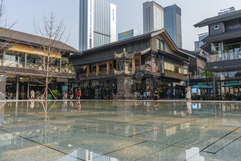 People at Taikoo Li Shopping Complex in Chengdu Editorial Stock Photo -  Image of crowd, architecture: 176655358