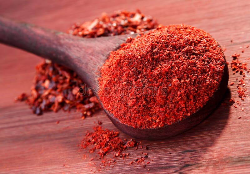 Peperoncino rosso rosso e peperone dolce fotografia stock libera da diritti Peperoncino rosso rosso e peperone dolce fotografia stock libera da diritti