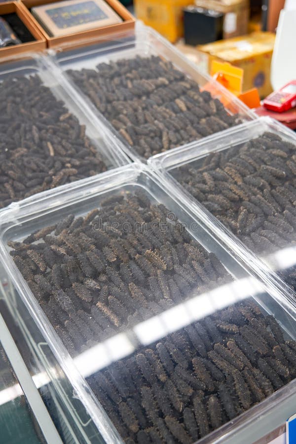 Pepinos secos de ponta vendidos em lojas imagem de stock royalty free