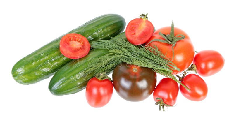 Pepinos verdes frescos, tomates vermelhos diferentes e pacote de folhas verdes do aneto isoladas no fundo branco foto de stock royalty free Pepinos verdes frescos, tomates vermelhos diferentes e pacote de folhas verdes do aneto isoladas no fundo branco foto de stock royalty free