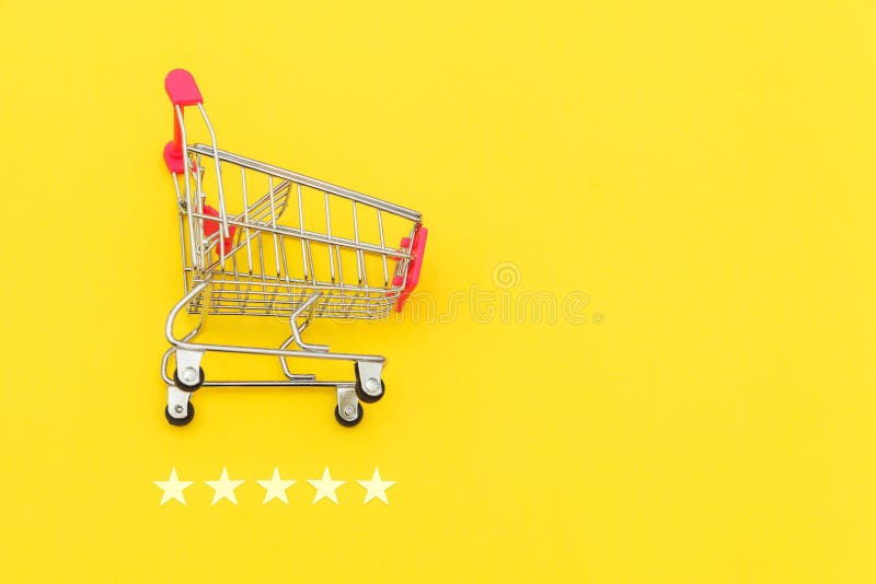 Pequeño Supermercado Carrito De Compras Para Juguetes Con Ruedas Y 5 Estrellas De Fondo Amarillo Consumidores Minoristas Foto de archivo - Imagen de ruedas, amarillo: 170530850