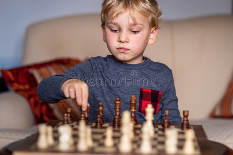 Pensar no próximo passo tática é saber o que fazer lógicas de  desenvolvimento aprender jogar xadrez