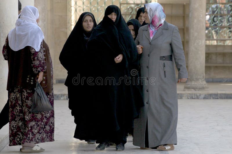 Jogadora De Basquetebol Iraniana Saiedeh Elli Fotografia Editorial - Imagem  de meninas, iraniano: 247363522