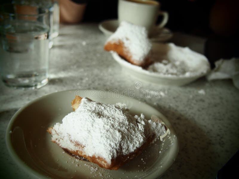 Perfecte Beignet in New Orleans stock foto Perfecte Beignet in New Orleans stock foto