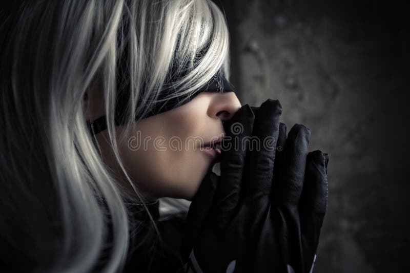 Anime Cosplay Mujer Con Espada En Traje Y Peluca Blanca Imagen de archivo - Imagen de persona, sensualidad: 185538169 Anime Cosplay Mujer Con Espada En Traje Y Peluca Blanca Imagen de archivo - Imagen de persona, sensualidad: 185538169