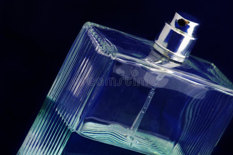 men's cologne dark blue bottle