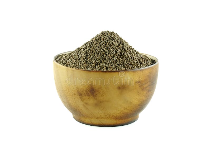 Perilla frutescens of sesam in houten kom op witte achtergrond stock foto Perilla frutescens of sesam in houten kom op witte achtergrond stock foto