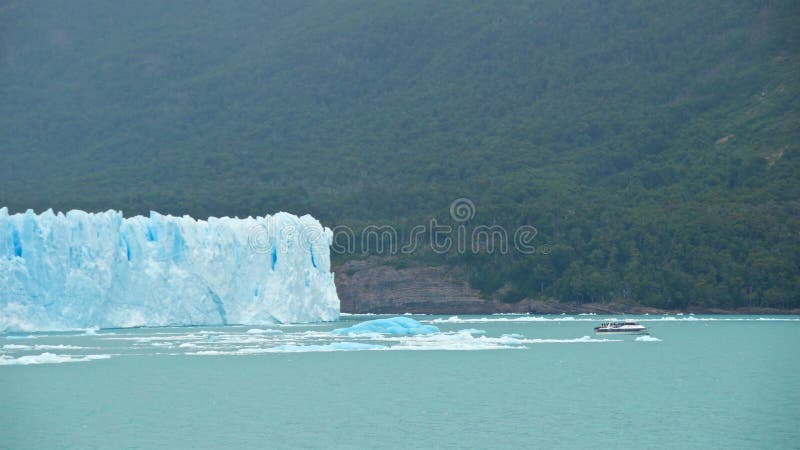 Perito Moreno Glacier en parque nacional del Los Glaciares en la Argentina fotos de archivo libres de regalías Perito Moreno Glacier en parque nacional del Los Glaciares en la Argentina fotos de archivo libres de regalías