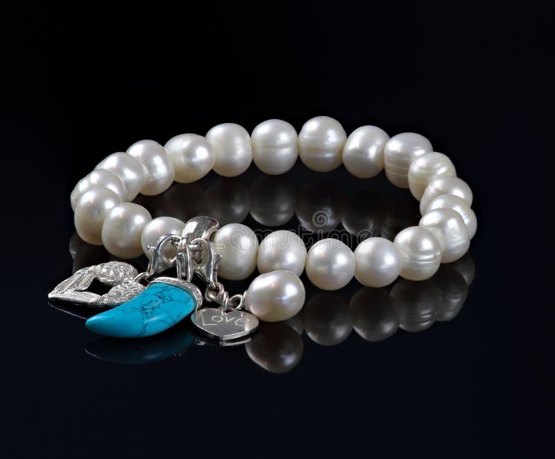 Perlen-Charme-Armband