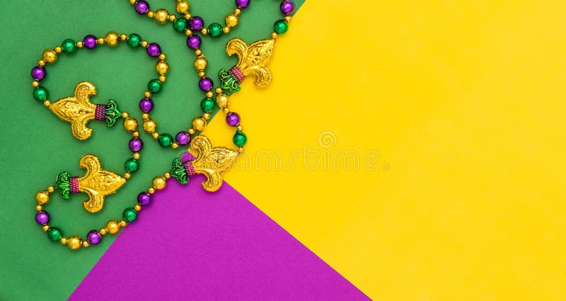 Perline decorative di Mardi gras Sbiadite colorate fotografia stock Perline decorative di Mardi gras Sbiadite colorate fotografia stock