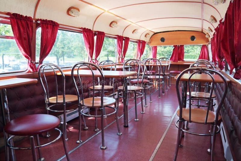 Oh my gosh a double decker food truck. Mind blown. The Roseberry bus/ a moving b