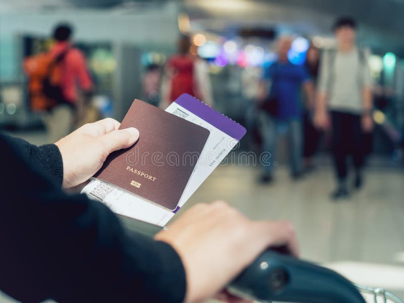 Permis de îmbarcare pentru păstrarea pașaportului la îmbarcare pentru persoane neclare royalty free stock photos