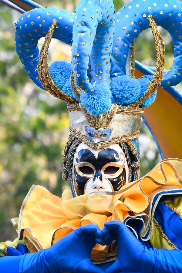 Maschera Dell'arlecchino Sul Carnevale a Venezia Fotografia Editoriale -  Immagine di handmade, italia: 39163002