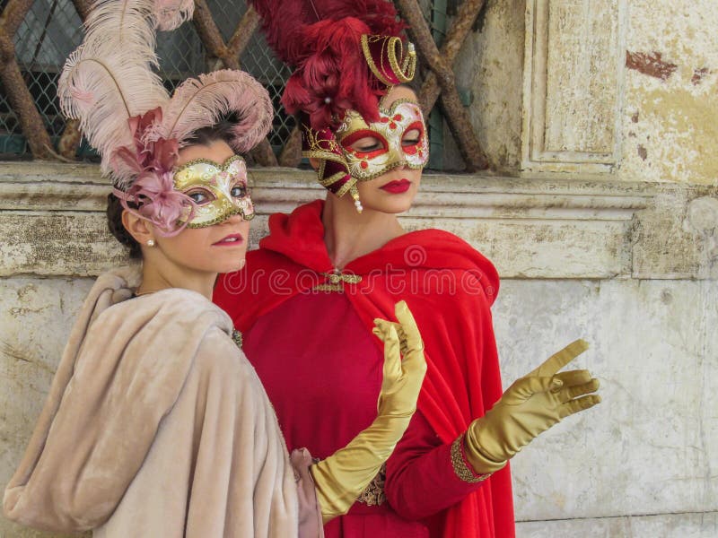 Apuesta grano Representación Personajes Del Festival De Venecia Foto editorial - Imagen de adornado,  cara: 191644281