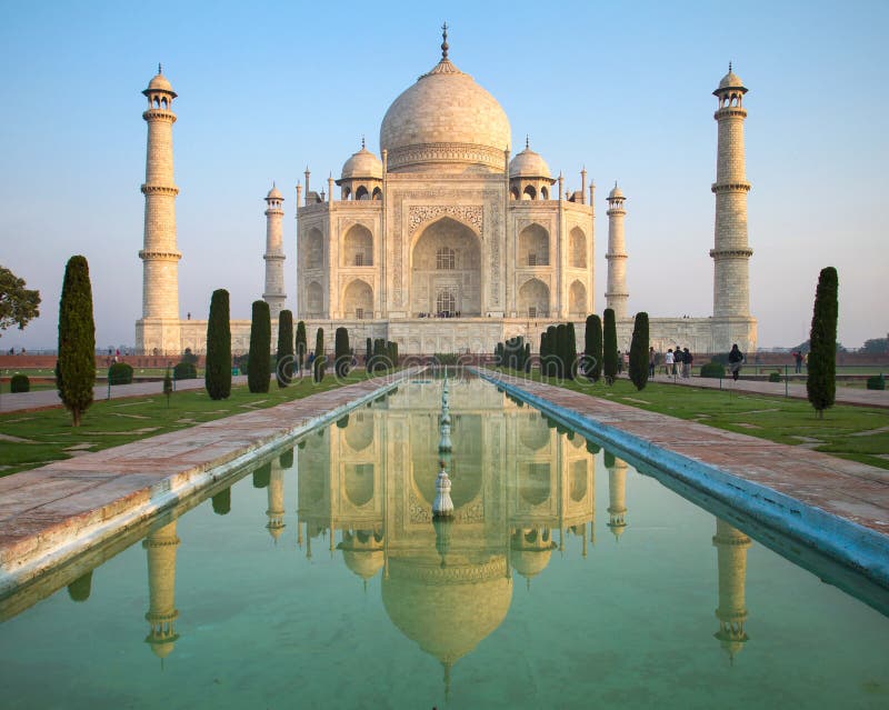 Perspektywiczny widok na Taj Mahal mauzoleumu zdjęcie stock Perspektywiczny widok na Taj Mahal mauzoleumu zdjęcie stock