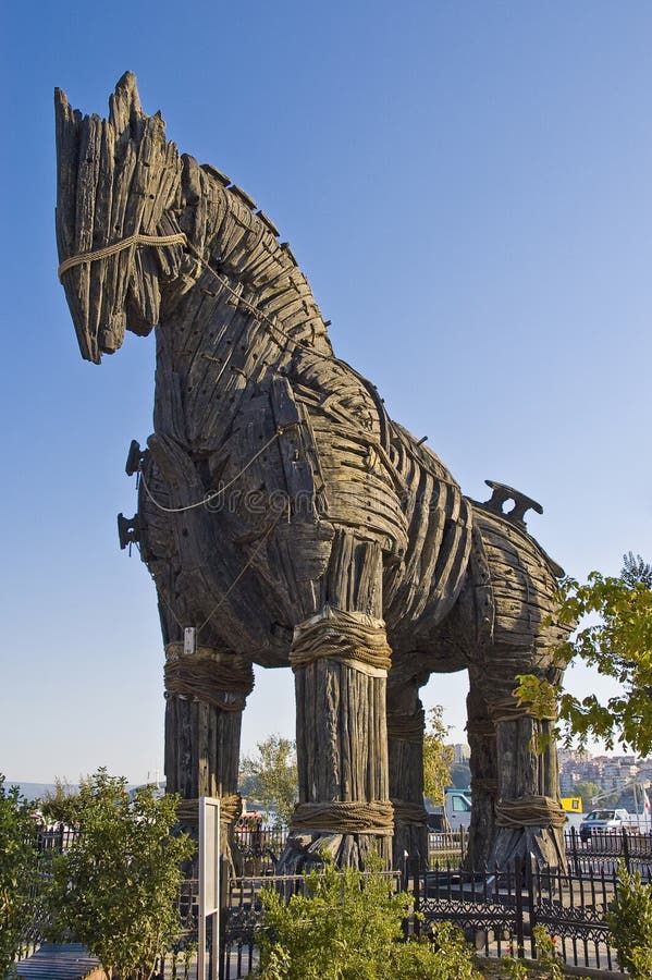 Réplica De Cavalo De Troia No Sítio Arqueológico De Troia Na Turquia De  Canakkale Foto Editorial - Imagem de agamemnon, desonestidade: 232299866
