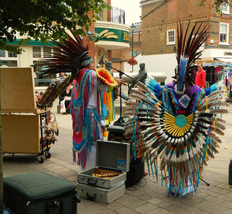 Peruviaans Pan Flute Players in Kleurrijk Kostuum royalty-vrije stock foto Peruviaans Pan Flute Players in Kleurrijk Kostuum royalty-vrije stock foto