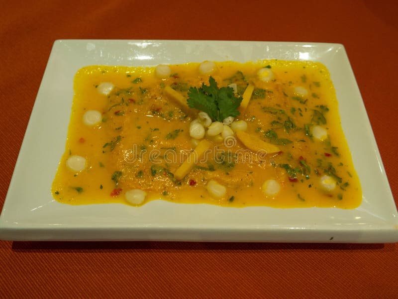 Peruviaans voedsel, Tiradito DE Trucha stock afbeelding Peruviaans voedsel, Tiradito DE Trucha stock afbeelding