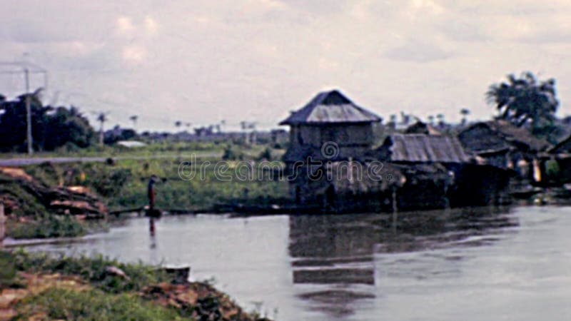 Pesca nigeriana del pescador del negro del pueblo