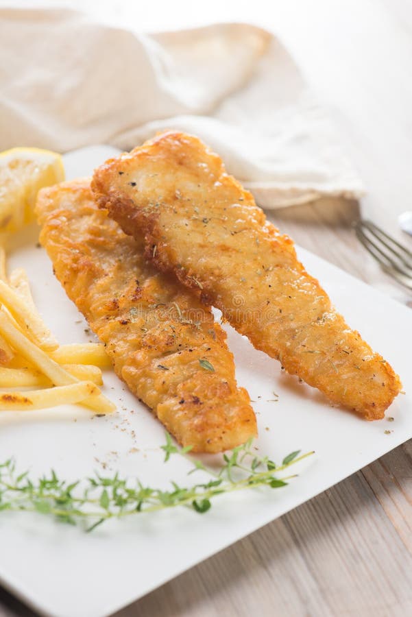 Pesce e patata fritta immagine stock Pesce e patata fritta immagine stock