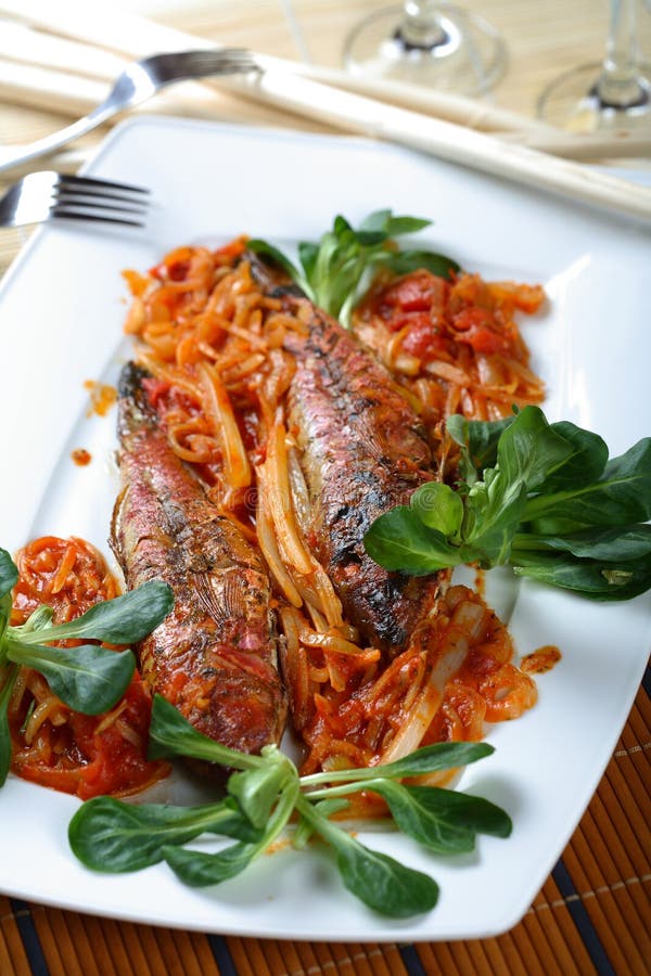 Pesci del forno immagini stock libere da diritti Pesci del forno immagini stock libere da diritti