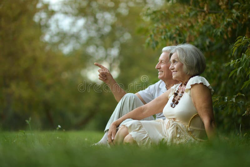 Pessoas adultas felizes imagens de stock royalty free Pessoas adultas felizes imagens de stock royalty free