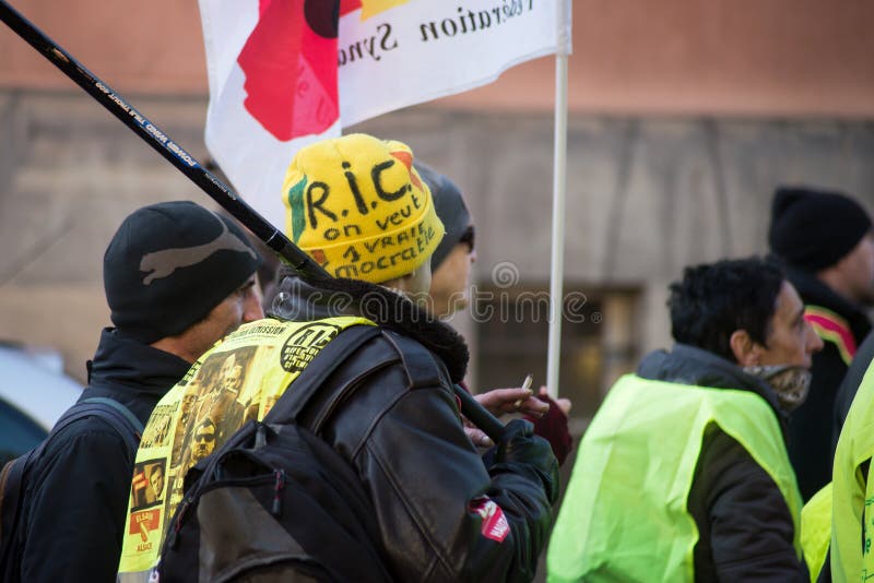 Jaquetas Amarelas Brutalidade Policial Francesa Foto de Stock Editorial -  Imagem de bandeira, brutalidade: 171712328
