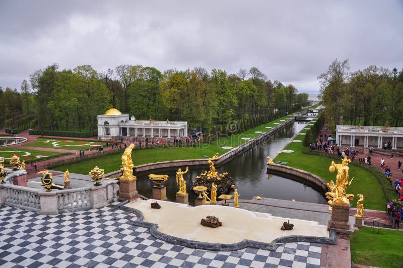 Peterhof pałac szeroki ogród w świętym Petersburg zdjęcia royalty free Peterhof pałac szeroki ogród w świętym Petersburg zdjęcia royalty free