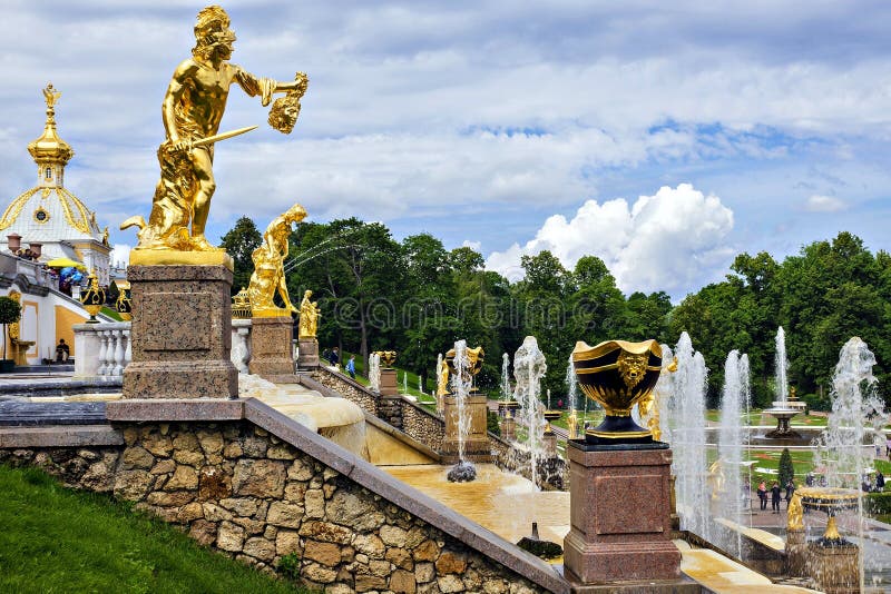 Peterhof, Rusia (patrimonio mundial de la UNESCO) foto de archivo Peterhof, Rusia (patrimonio mundial de la UNESCO) foto de archivo