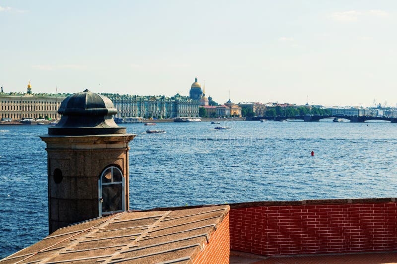 petersburg russia st Peter och Paul fästningtorn och Neva panorama - område och historiska byggnader för Neva flodvatten arkivbild petersburg russia st Peter och Paul fästningtorn och Neva panorama - område och historiska byggnader för Neva flodvatten arkivbild