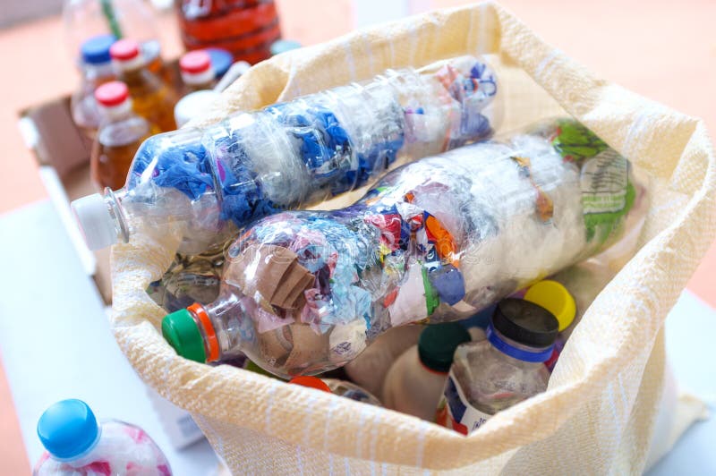 Gevuld Plastic Zakken Voor Recycling Stock Afbeelding - Image of dagen, gevuld: 219723125